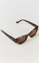 Wenalyn Sunglasses - Angular Cat Eye Sunglasses in Torte